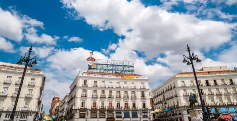 Puerta del Sol: La plaza más famosa de Madrid