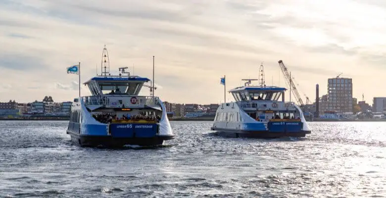 ferry en amsterdam